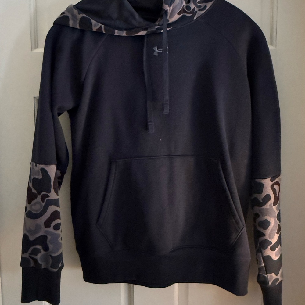 Under Armour Men's Black Camo Hoodie